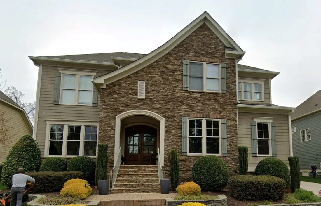 Elegant Modern Suburban house Plan with 2 Floors and 4 Bedrooms