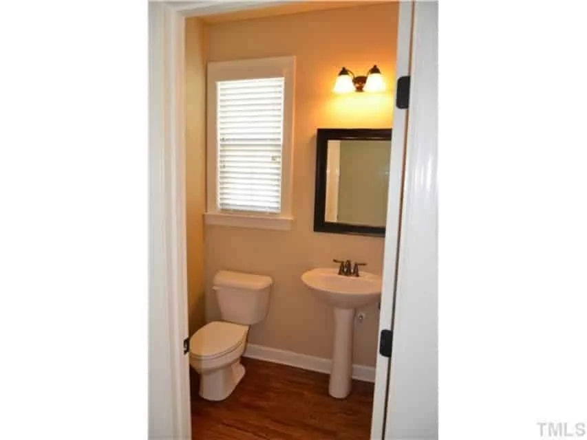 13-1246 HOUSE PLAN - Modern Suburban House Plan with Detailed Floor Blueprint CAD 19 Modern Suburban house Plan with Detailed Floor Blueprint CAD