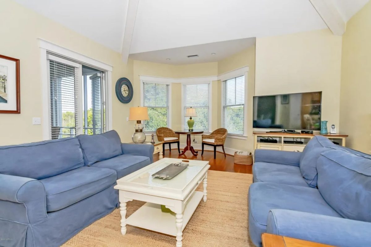 Charming house Floor Plan: Coastal Blueprint with 2 Floors