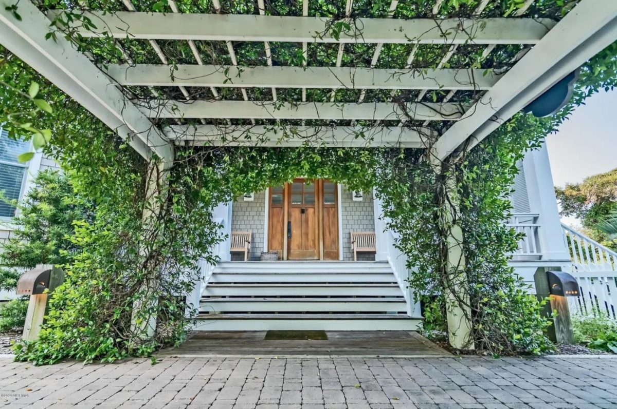 Charming house Floor Plan: Coastal Blueprint with 2 Floors