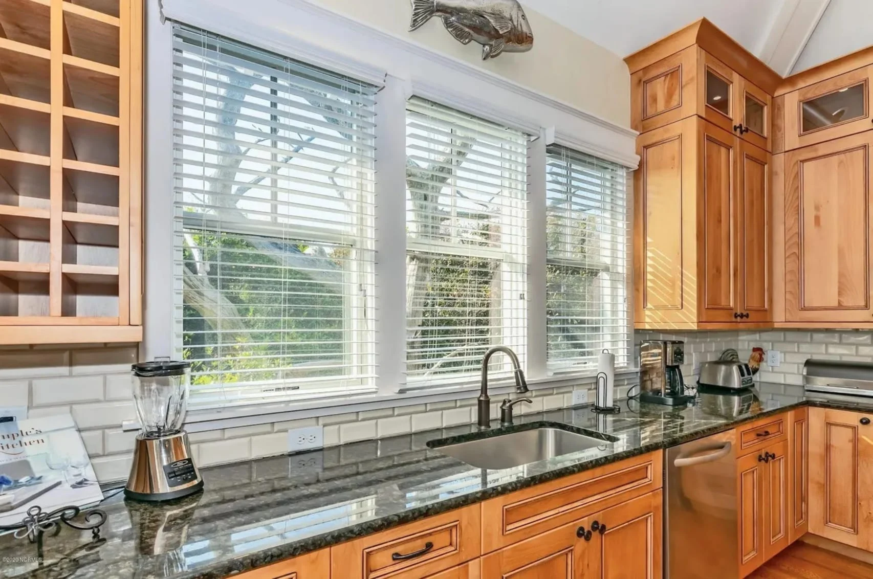 11-1840 HOUSE PLAN - Charming House Floor Plan: Coastal Blueprint with 2 Floors 33 Charming house Floor Plan: Coastal Blueprint with 2 Floors