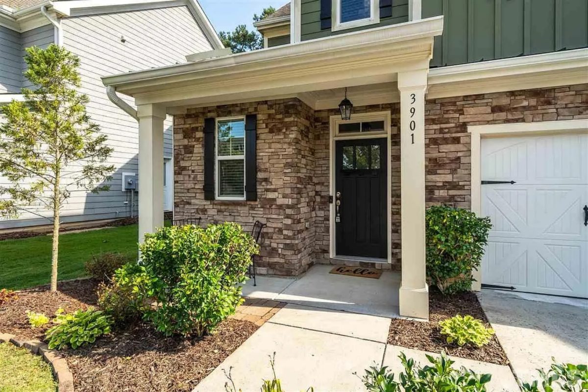 Craftsman house Design with 4 Bedrooms