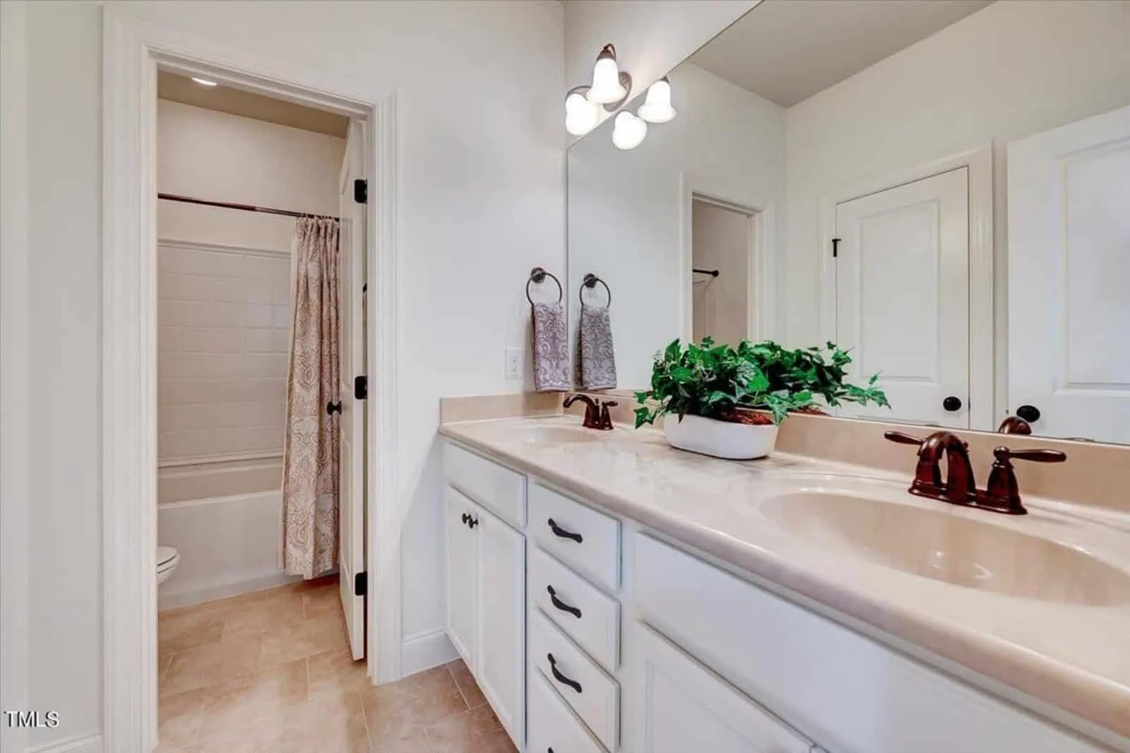 10-1653 HOUSE PLAN - 6-Bed, 5.5-Bath, 3908 SF Modern Duplex House Plan 20 Modern Duplex house Plan with Architecture and CAD Designs