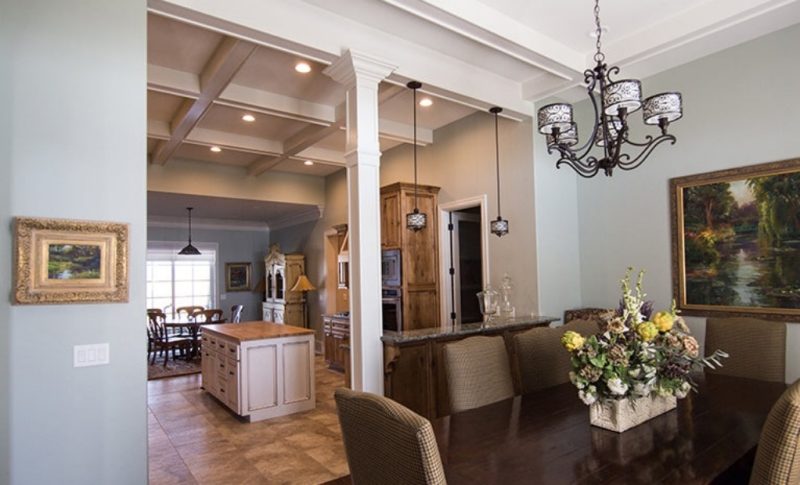 Spacious Modern Craftsman house Plan with 5 Bedroom Design