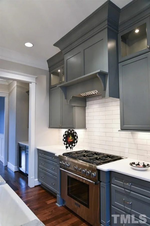 Modern Colonial house Blueprint with 6 Beds & 7 Baths