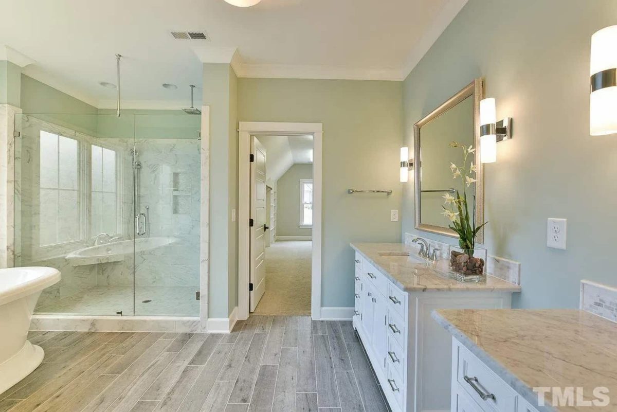 Modern Colonial house Blueprint with 6 Beds & 7 Baths