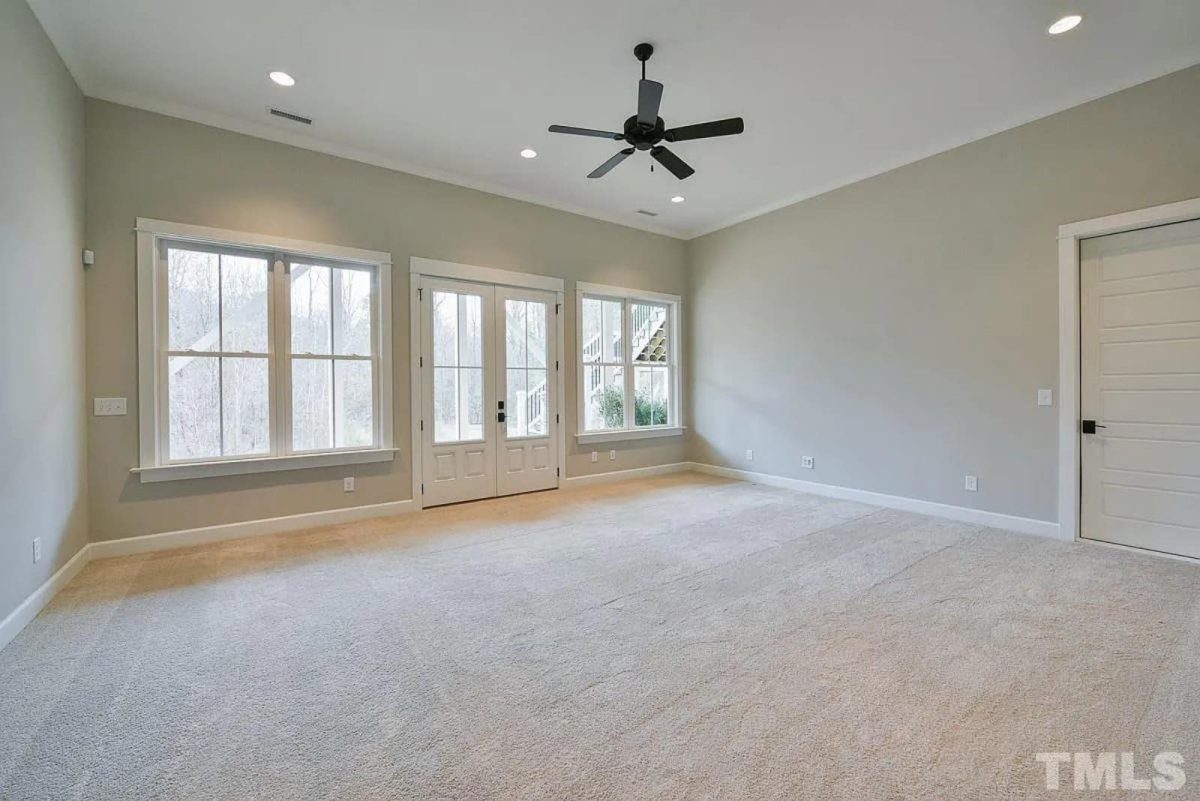 Modern Colonial house Blueprint with 6 Beds & 7 Baths