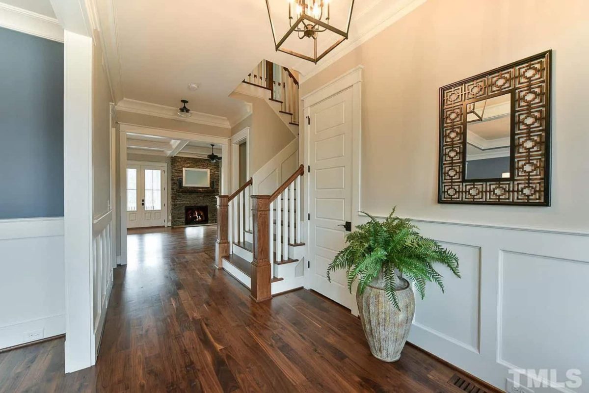 Modern Colonial house Blueprint with 6 Beds & 7 Baths