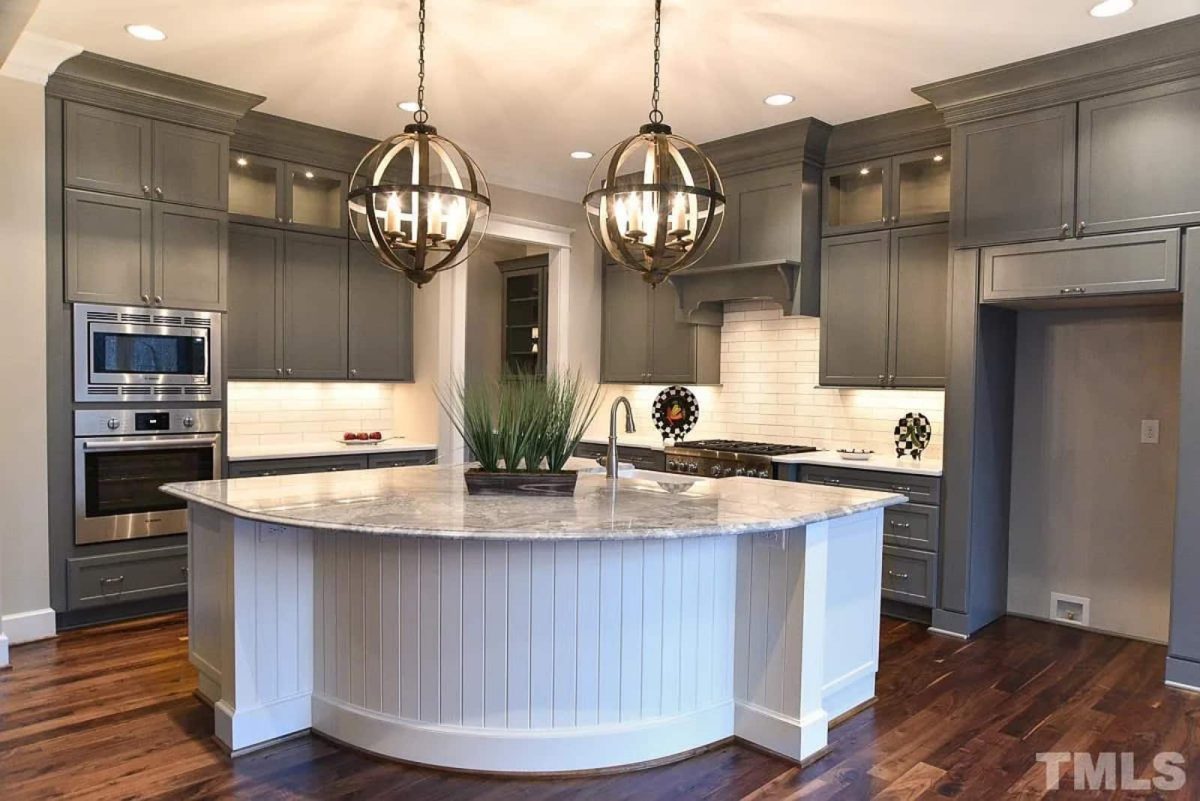 Modern Colonial house Blueprint with 6 Beds & 7 Baths