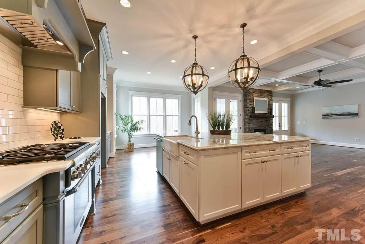 Modern Colonial house Blueprint with 6 Beds & 7 Baths