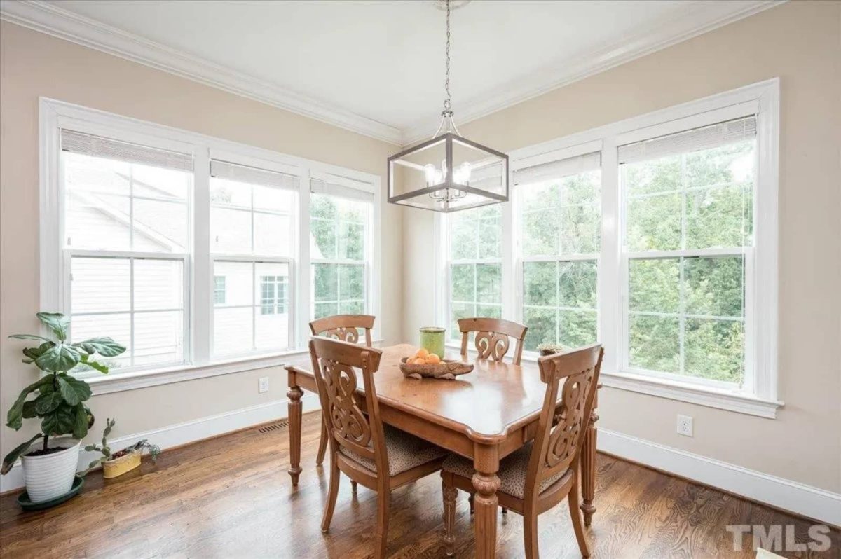 Spacious 5-Bedroom house Plan with Vaulted Ceilings and CAD Designs