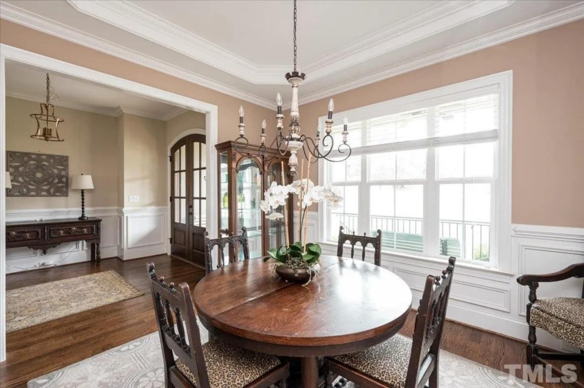 Spacious 5-Bedroom house Plan with Vaulted Ceilings and CAD Designs