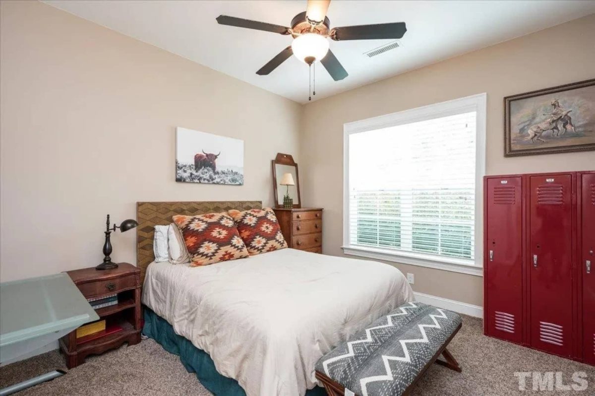 Spacious 5-Bedroom house Plan with Vaulted Ceilings and CAD Designs