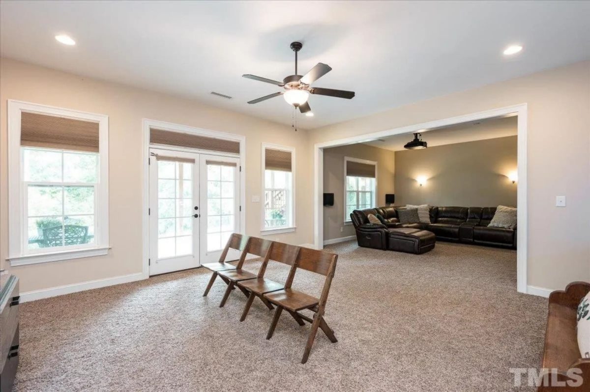 Spacious 5-Bedroom house Plan with Vaulted Ceilings and CAD Designs