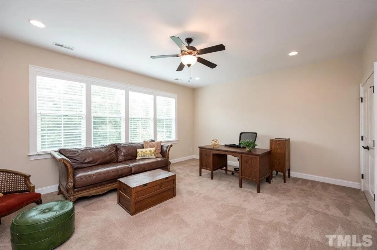 Spacious 5-Bedroom house Plan with Vaulted Ceilings and CAD Designs