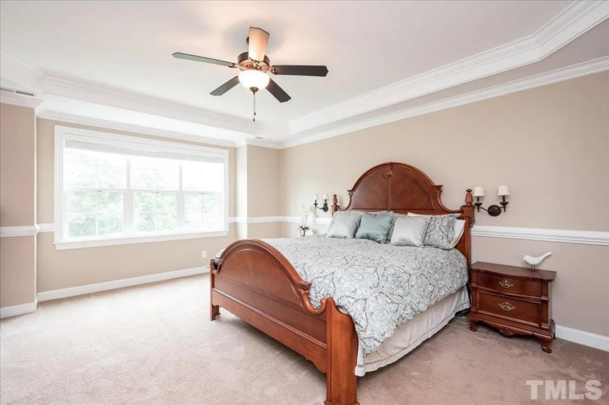 Spacious 5-Bedroom house Plan with Vaulted Ceilings and CAD Designs