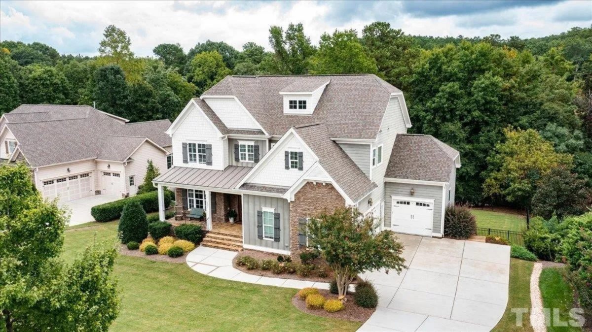 Spacious 5-Bedroom house Plan with Vaulted Ceilings and CAD Designs