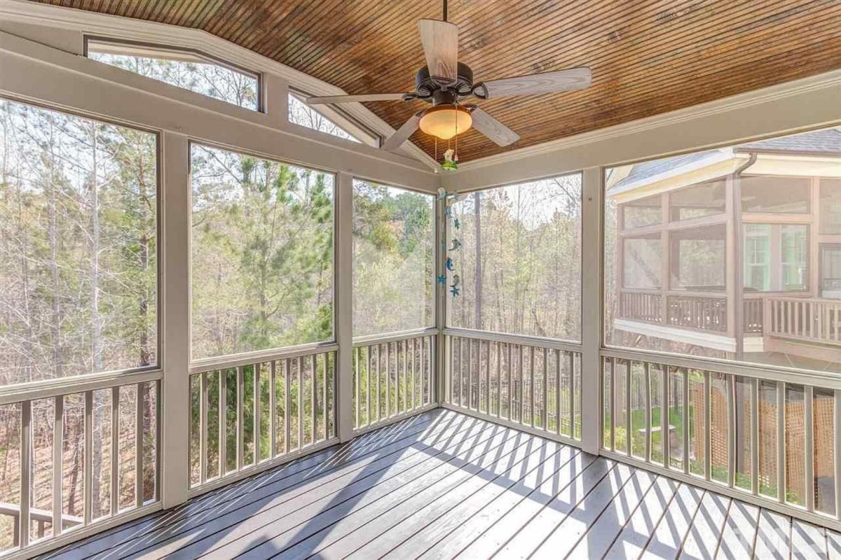 Charming Craftsman house Plan with Blueprint Designs & Features