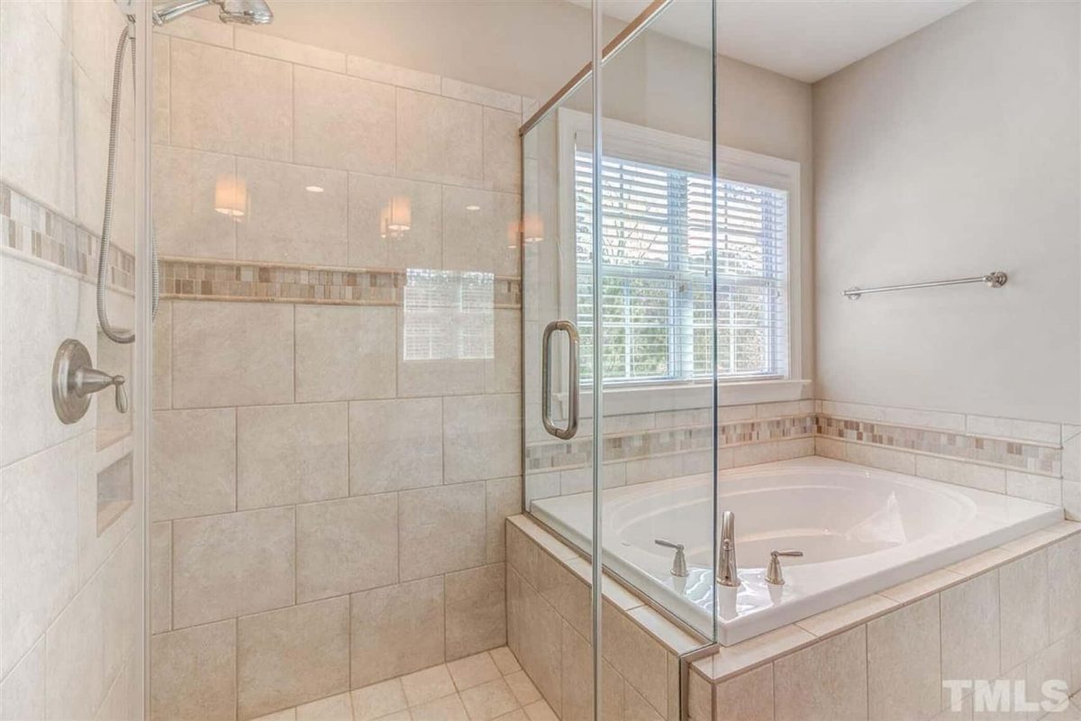 Charming Craftsman house Plan with Blueprint Designs & Features