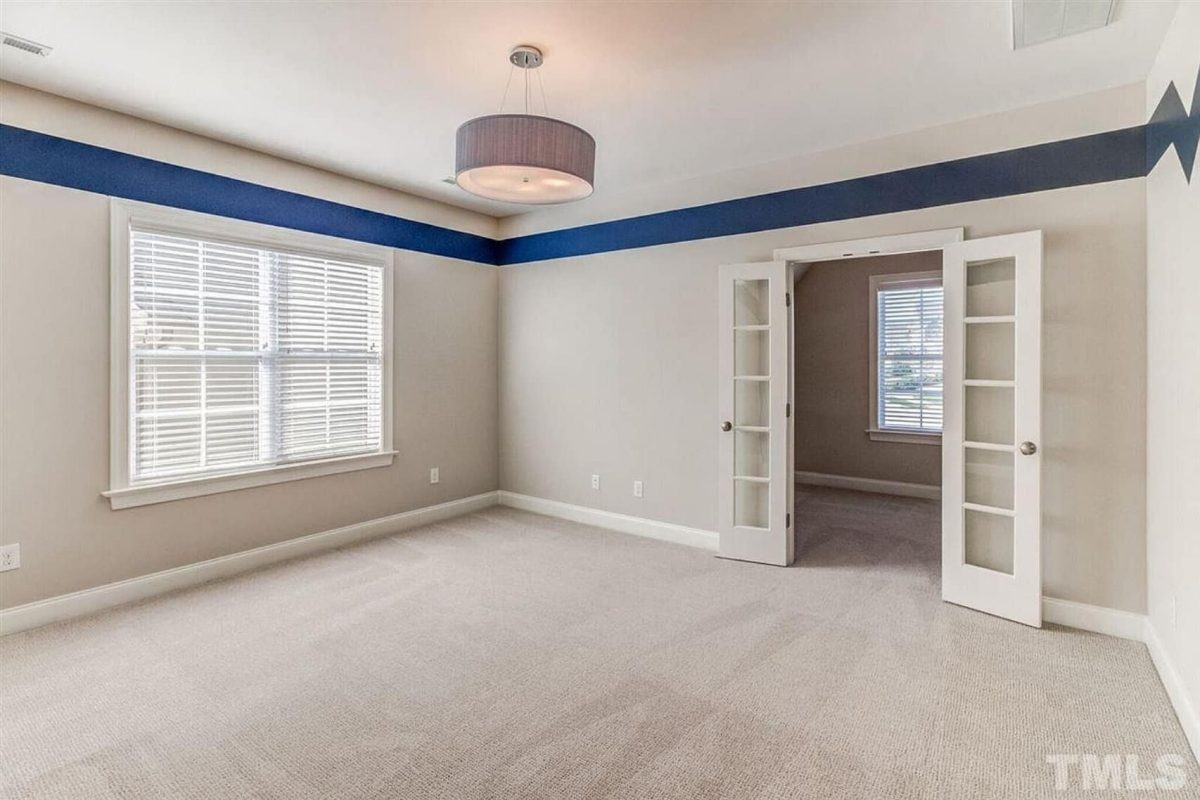 Charming Craftsman house Plan with Blueprint Designs & Features