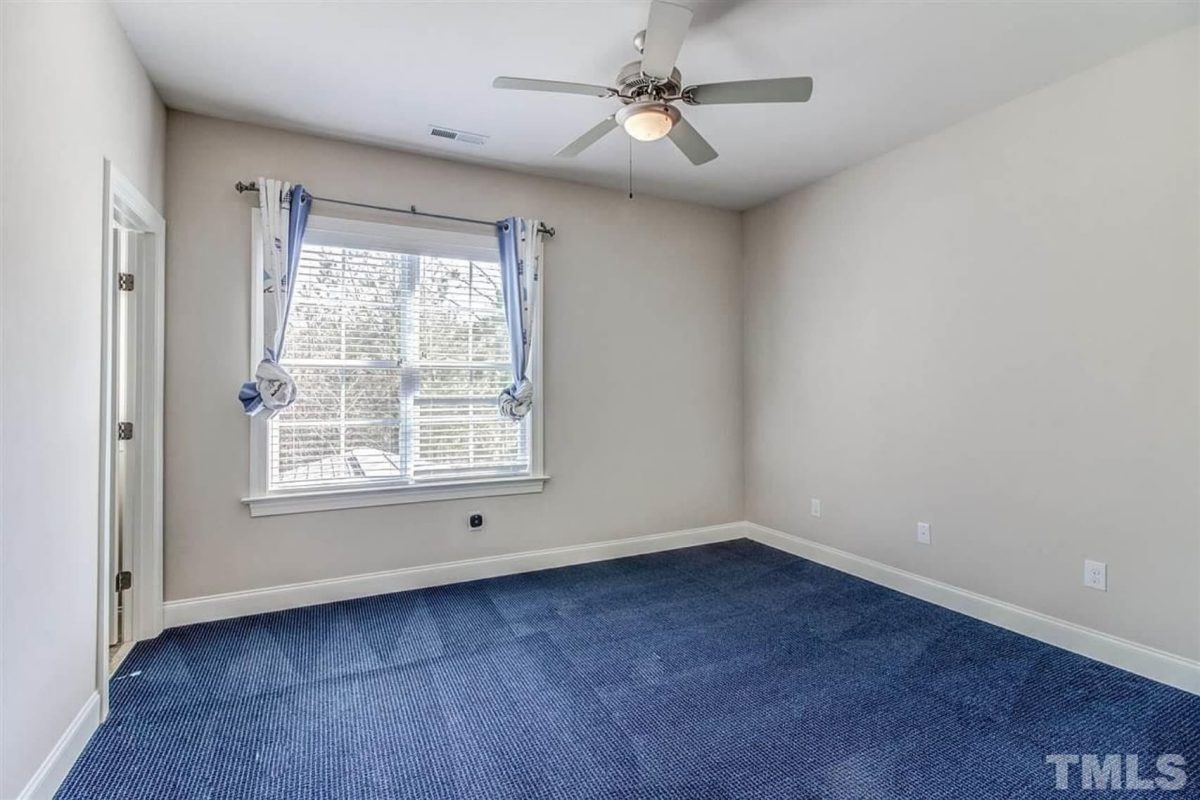 Charming Craftsman house Plan with Blueprint Designs & Features