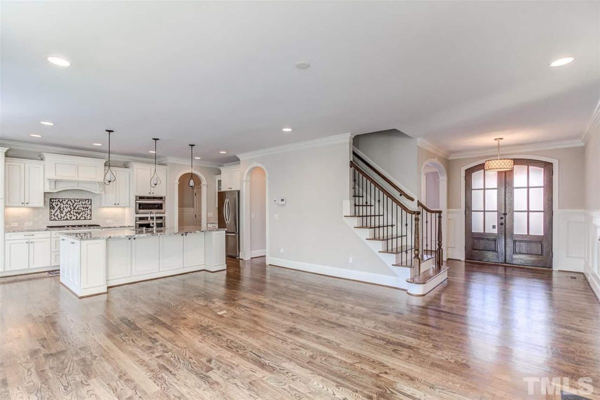 Charming Craftsman house Plan with Blueprint Designs & Features