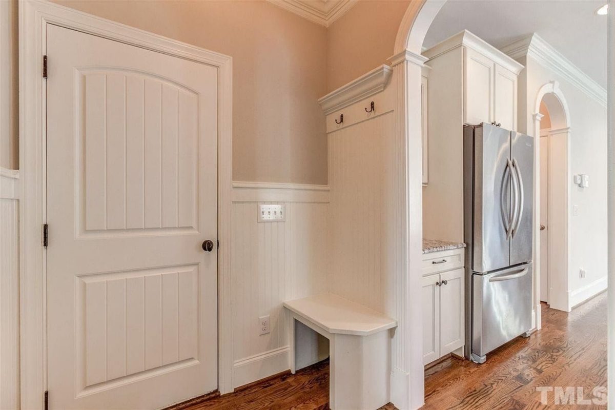 Charming Craftsman house Plan with Blueprint Designs & Features