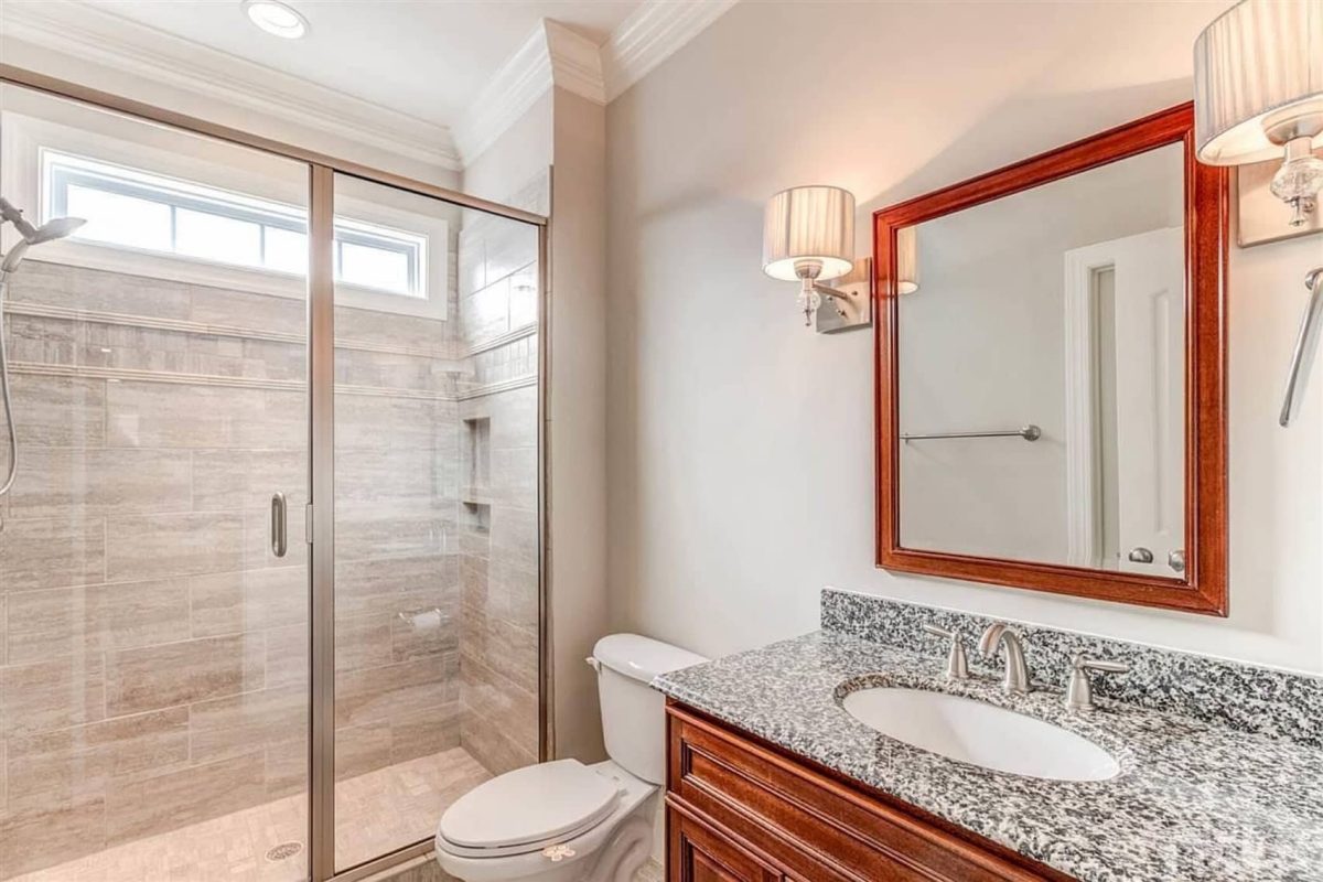 Charming Craftsman house Plan with Blueprint Designs & Features