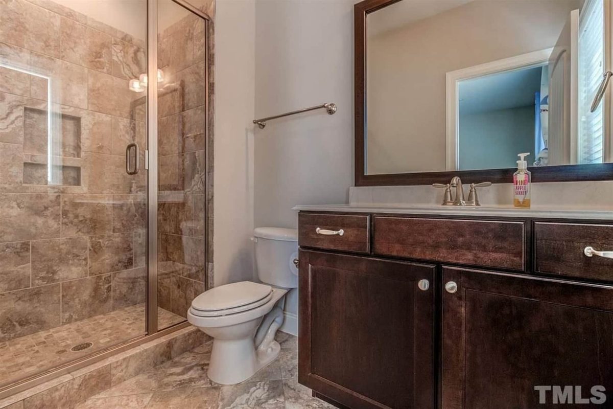 Charming Craftsman house Plan with Blueprint Designs & Features