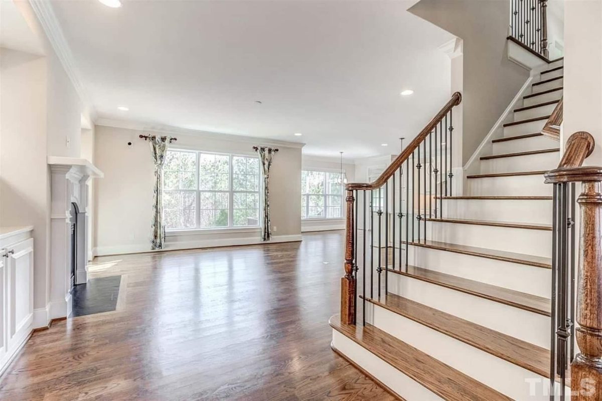 Charming Craftsman house Plan with Blueprint Designs & Features