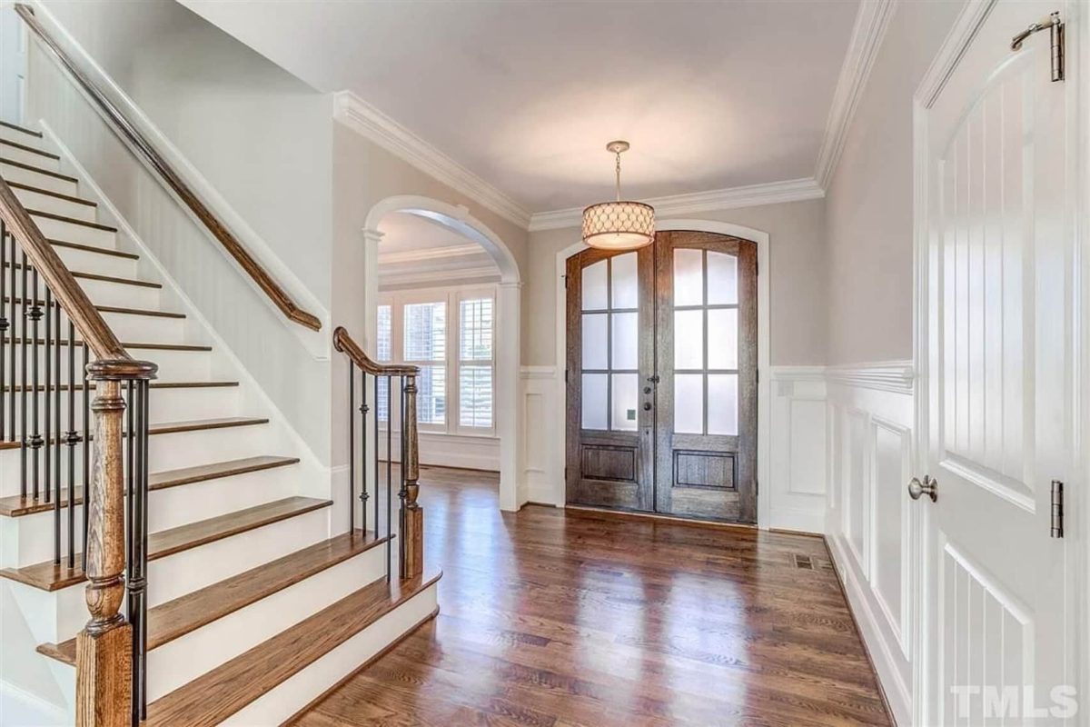 Charming Craftsman house Plan with Blueprint Designs & Features