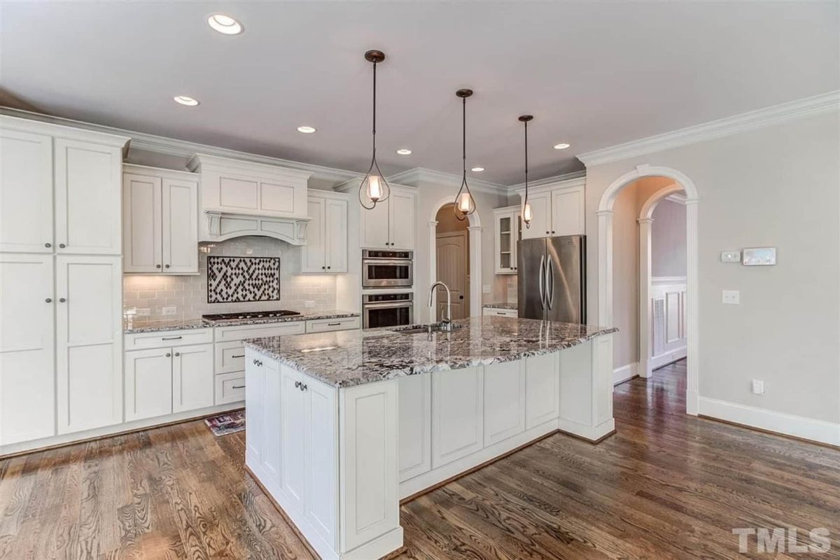 Charming Craftsman house Plan with Blueprint Designs & Features