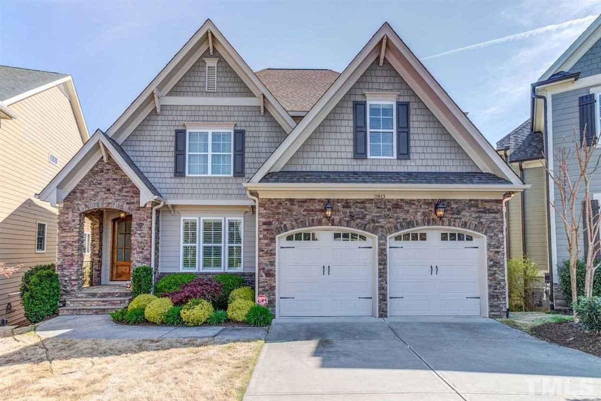 Charming Craftsman house Plan with Blueprint Designs & Features