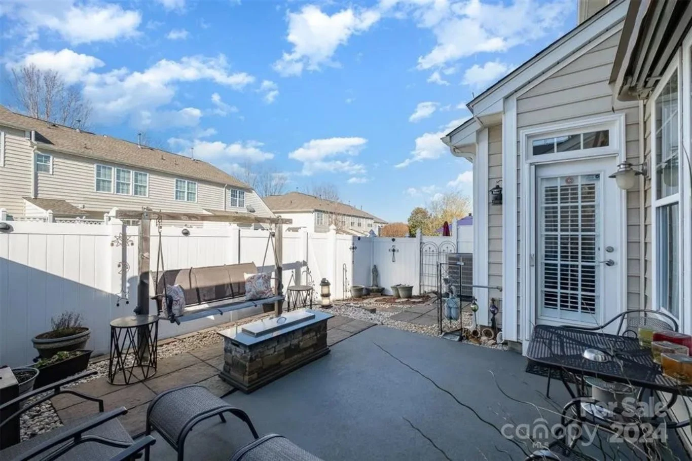 Spacious 6-Bedroom Townhome Plan