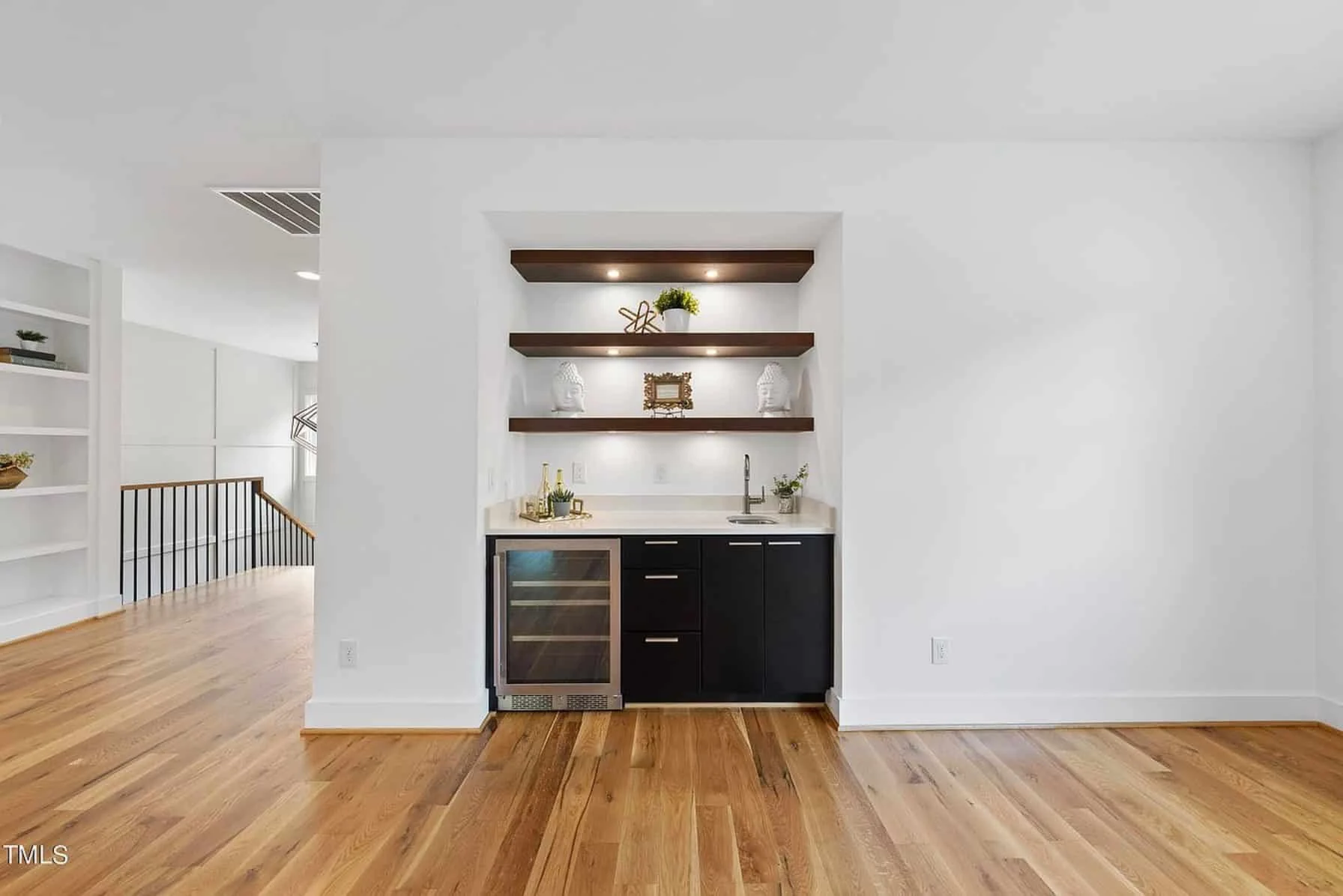 Modern house Plan with 5 Bedrooms, CAD Designs, and Open Layout