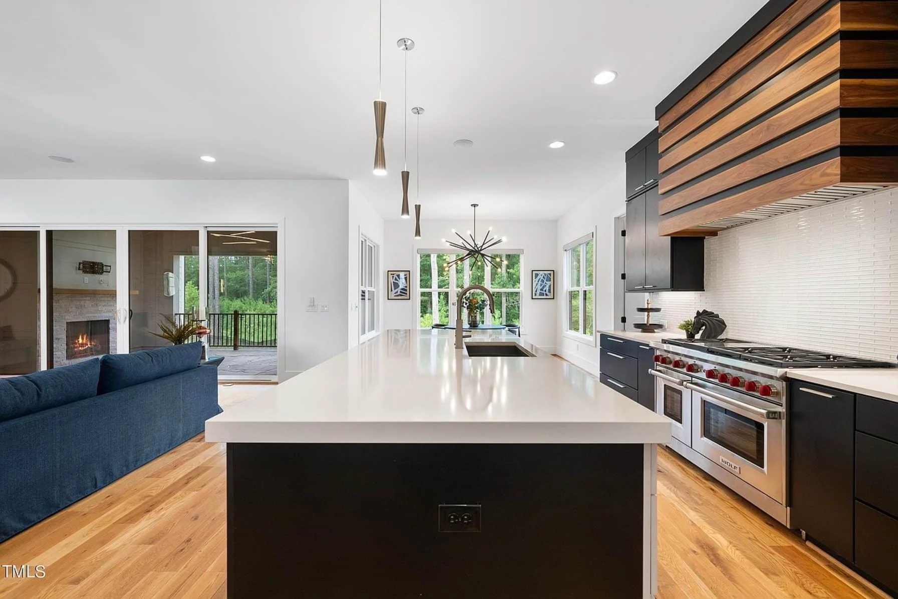 Modern house Plan with 5 Bedrooms, CAD Designs, and Open Layout