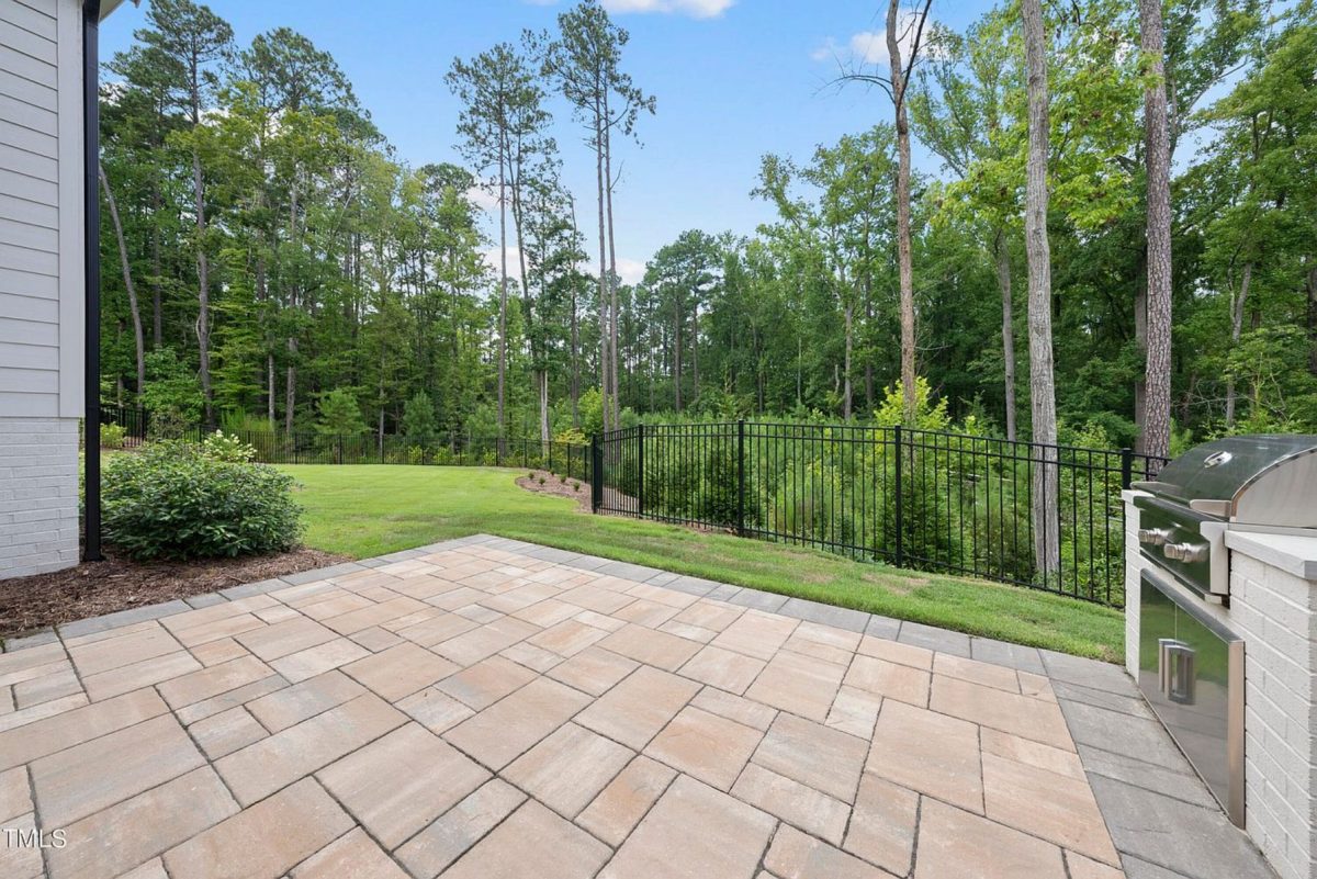 Modern house Plan with 5 Bedrooms, CAD Designs, and Open Layout