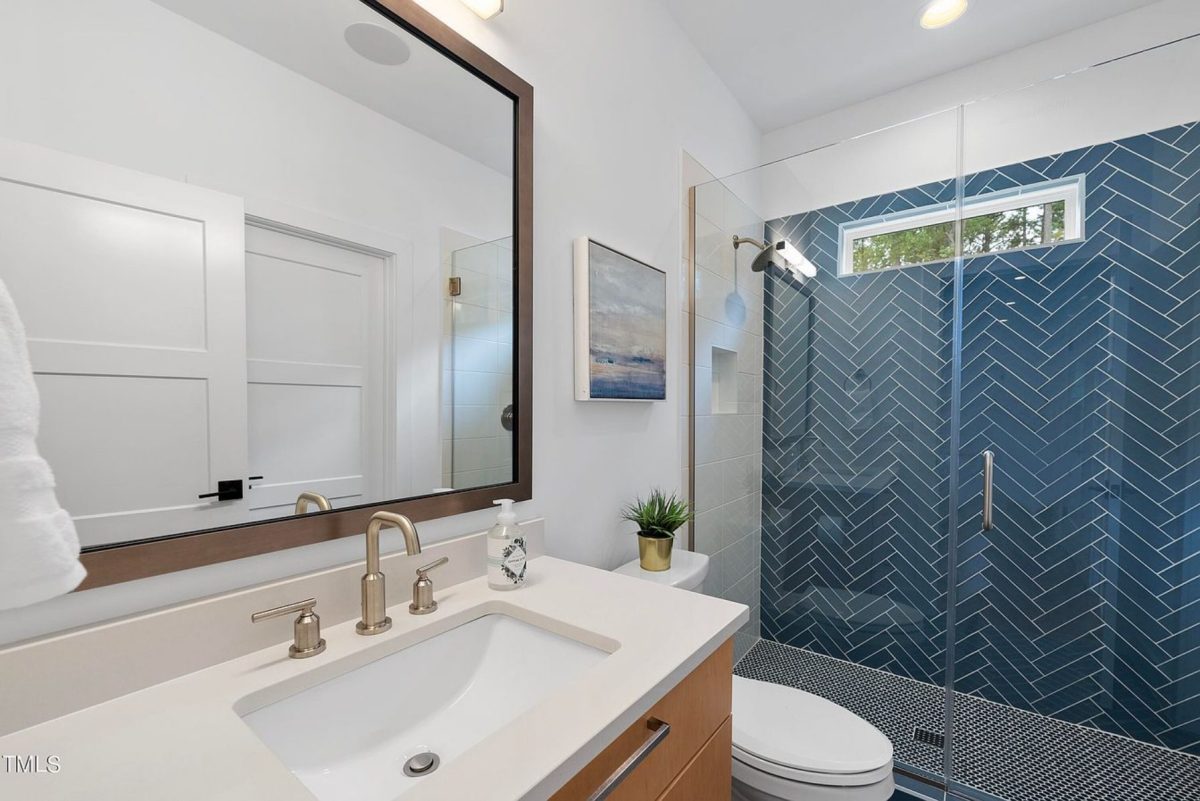 Modern house Plan with 5 Bedrooms, CAD Designs, and Open Layout