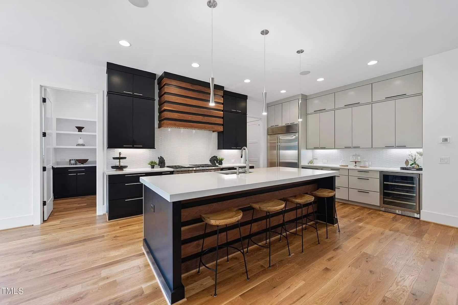 Modern house Plan with 5 Bedrooms, CAD Designs, and Open Layout