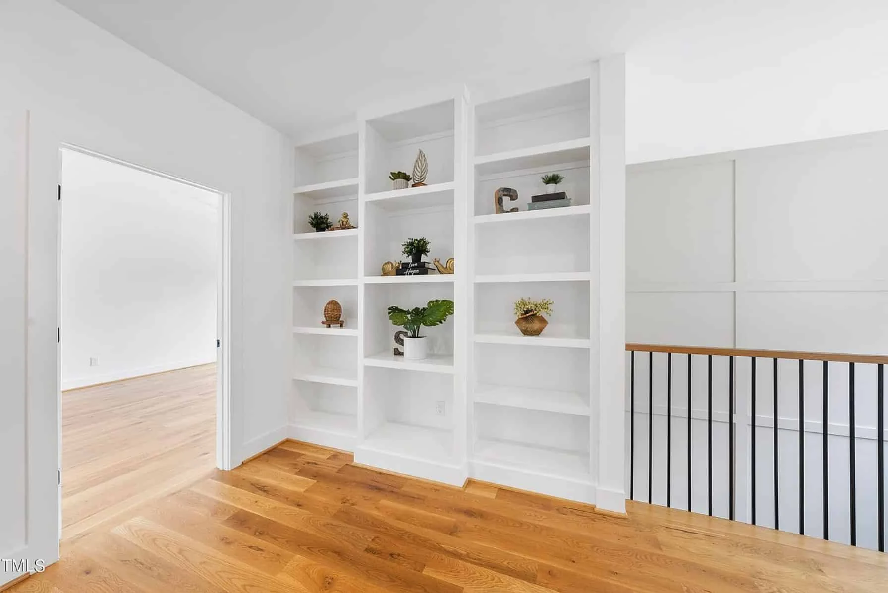 Modern house Plan with 5 Bedrooms, CAD Designs, and Open Layout