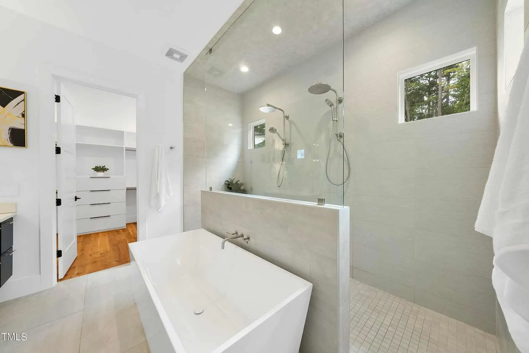 Modern house Plan with 5 Bedrooms, CAD Designs, and Open Layout