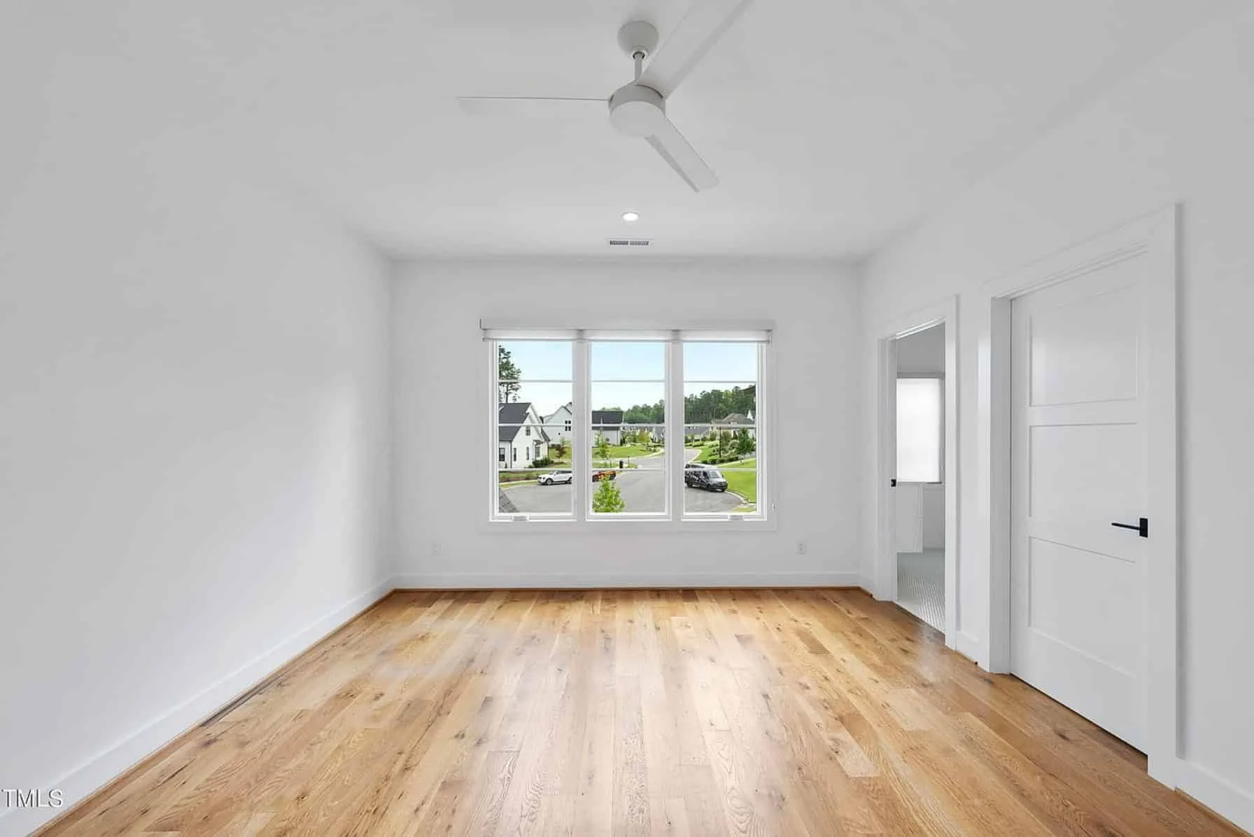 Modern house Plan with 5 Bedrooms, CAD Designs, and Open Layout