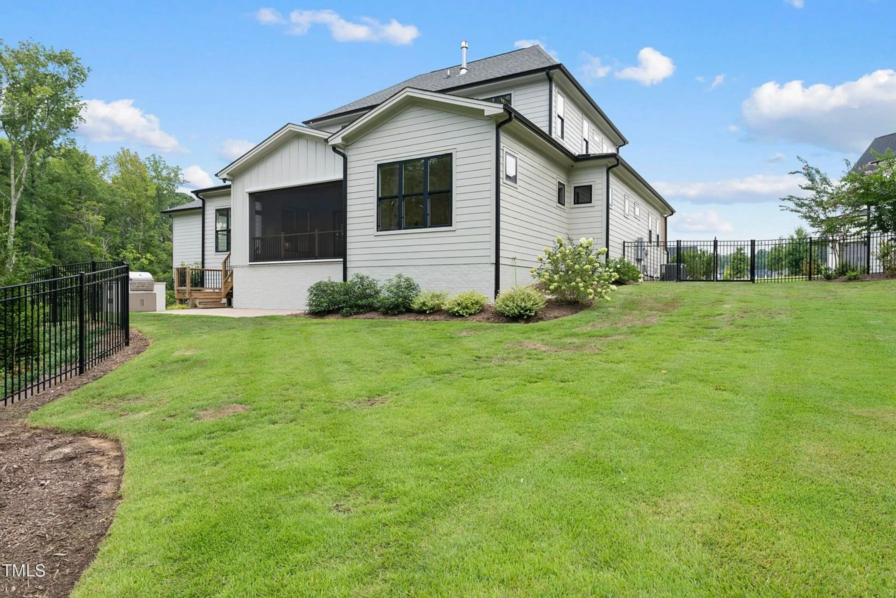 Modern house Plan with 5 Bedrooms, CAD Designs, and Open Layout