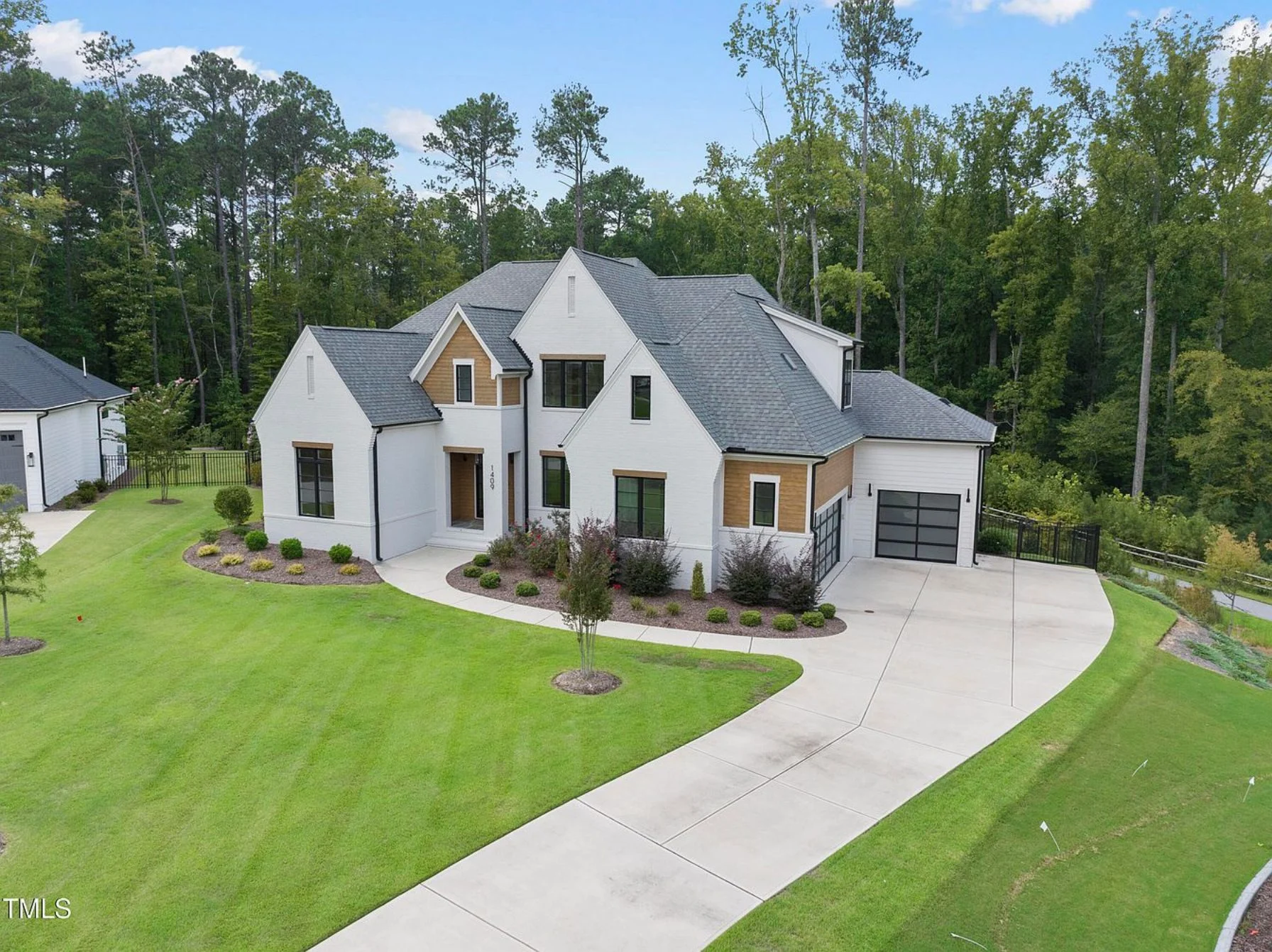 Modern house Plan with 5 Bedrooms, CAD Designs, and Open Layout