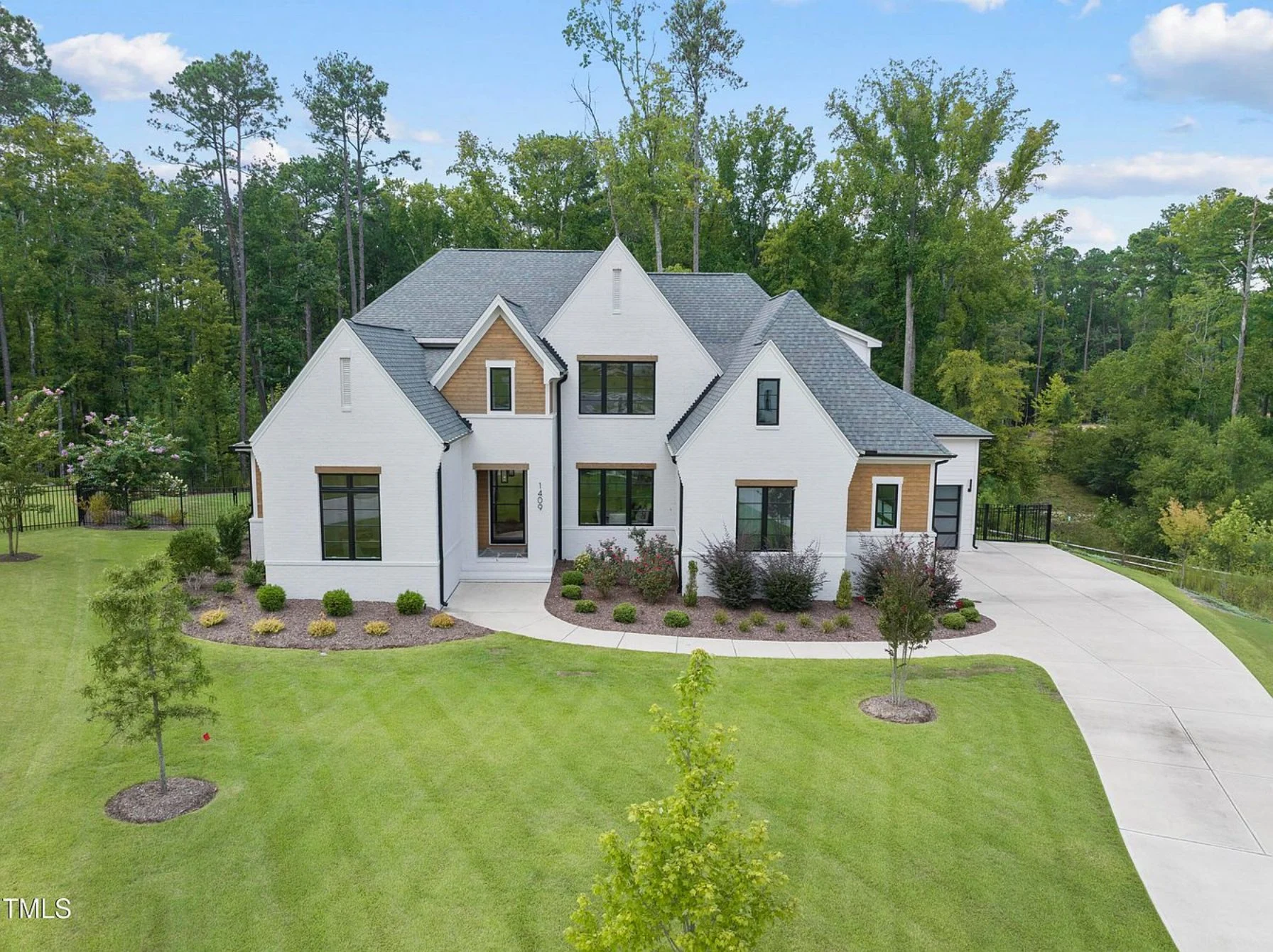 Modern house Plan with 5 Bedrooms, CAD Designs, and Open Layout