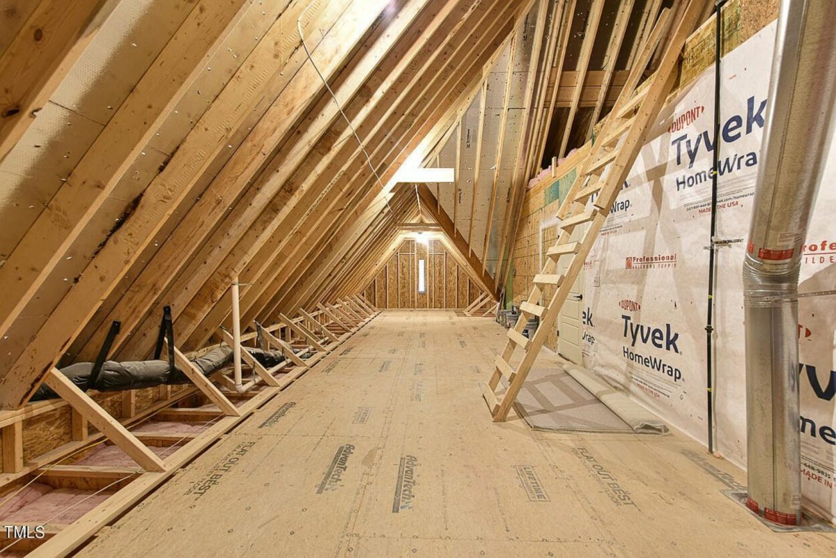 Modern house Floor Plan with 2 Floors, 5 Beds, and Open Layout