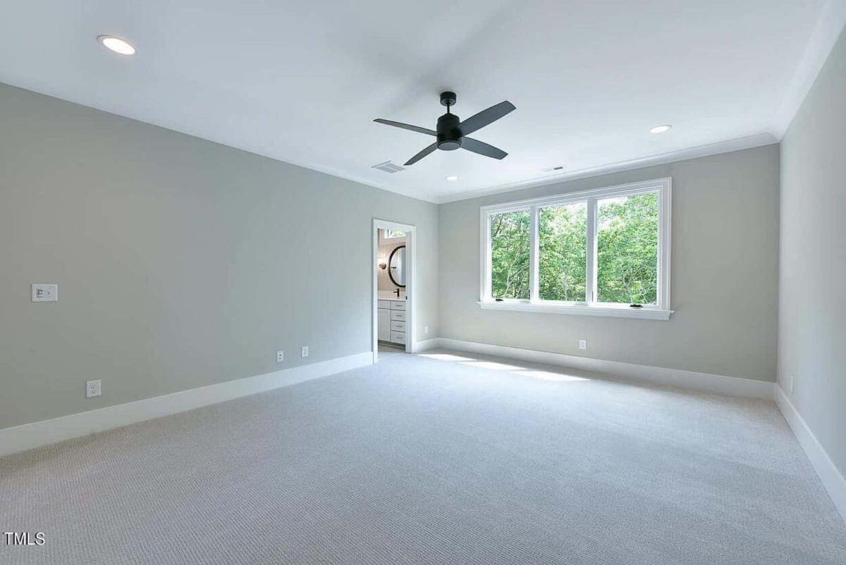 Modern house Floor Plan with 2 Floors, 5 Beds, and Open Layout