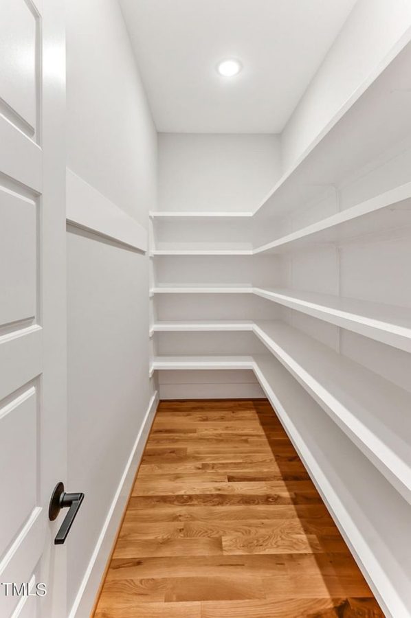 Modern house Floor Plan with 2 Floors, 5 Beds, and Open Layout