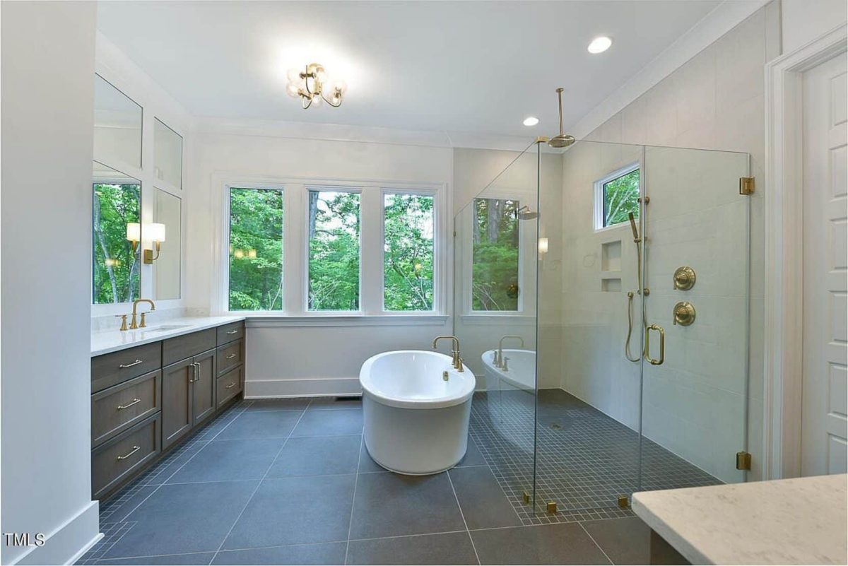 Modern house Floor Plan with 2 Floors, 5 Beds, and Open Layout