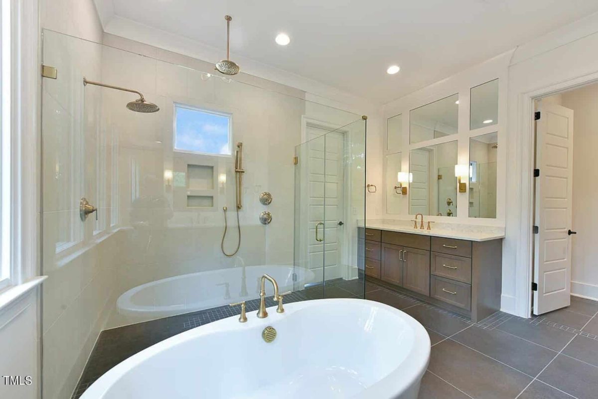 Modern house Floor Plan with 2 Floors, 5 Beds, and Open Layout